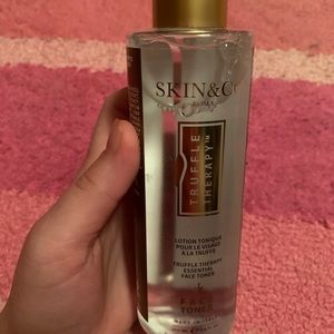 Face toner// pick 3 for 23